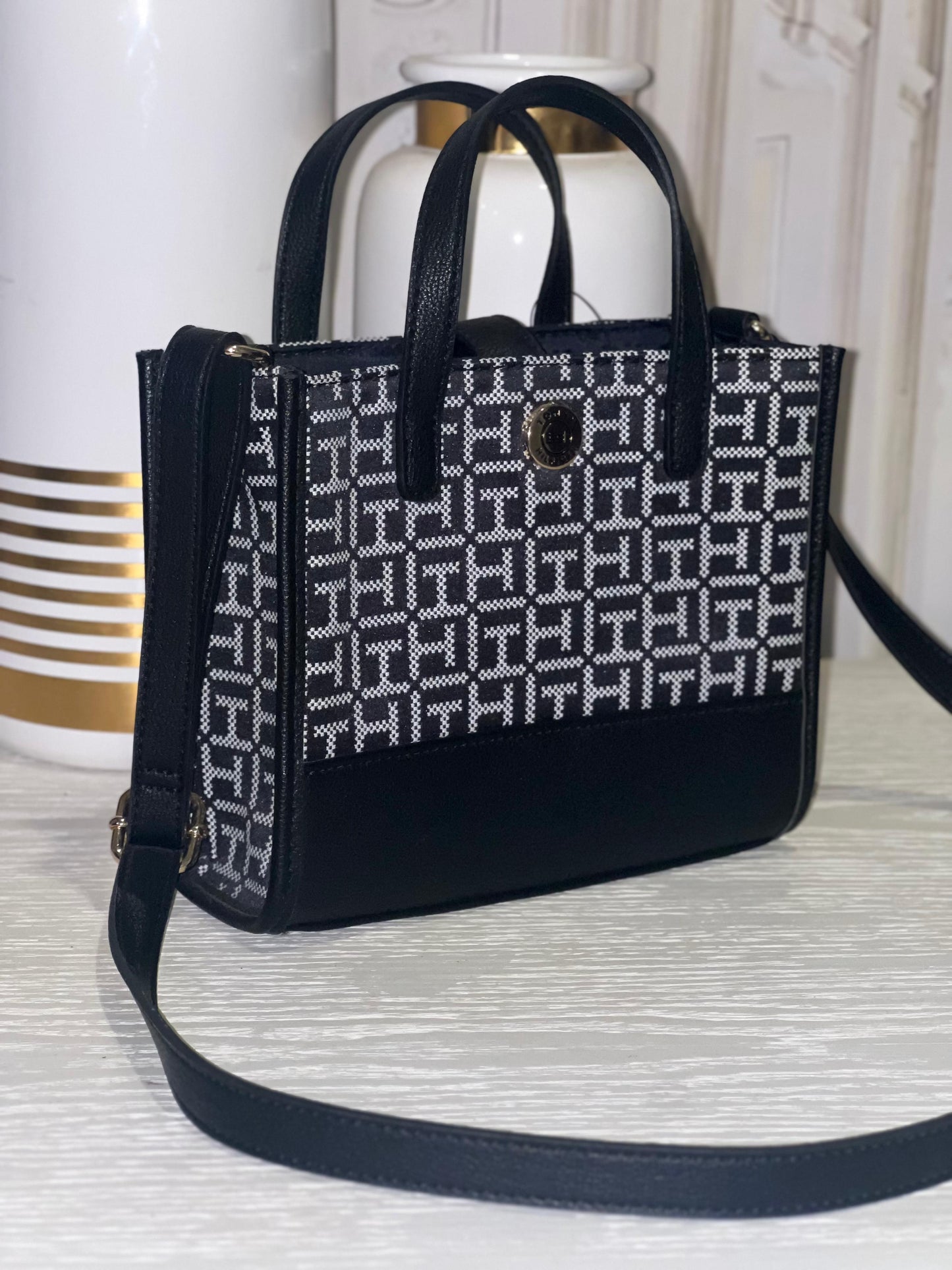 Tommy hilfiger satchel