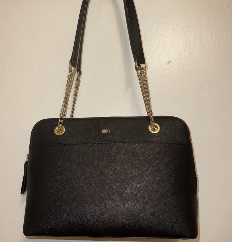 DKNY Bryant Shoulder BagPo Makistan