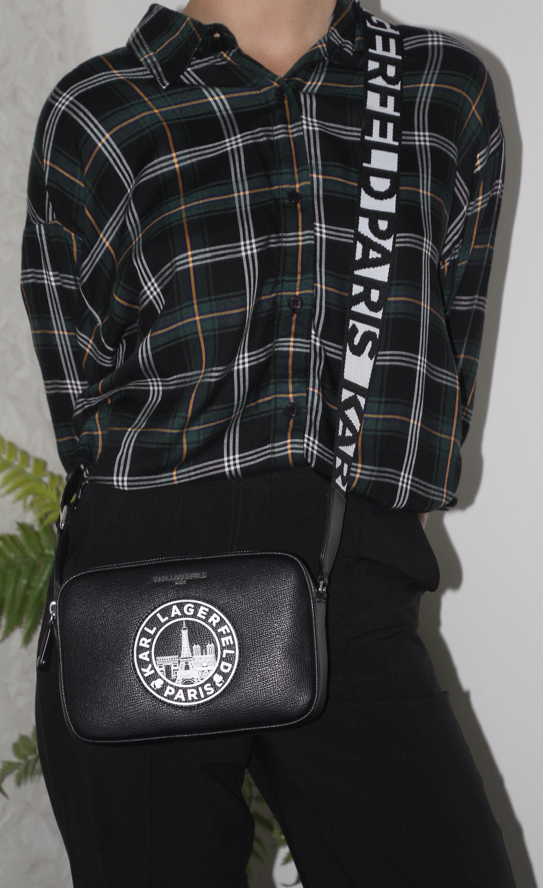 Karl lagerfeld voyage messenger bag